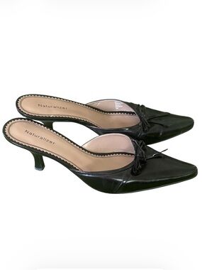 EUC Pointed toe black Naturalizer kitten heel mules size 10